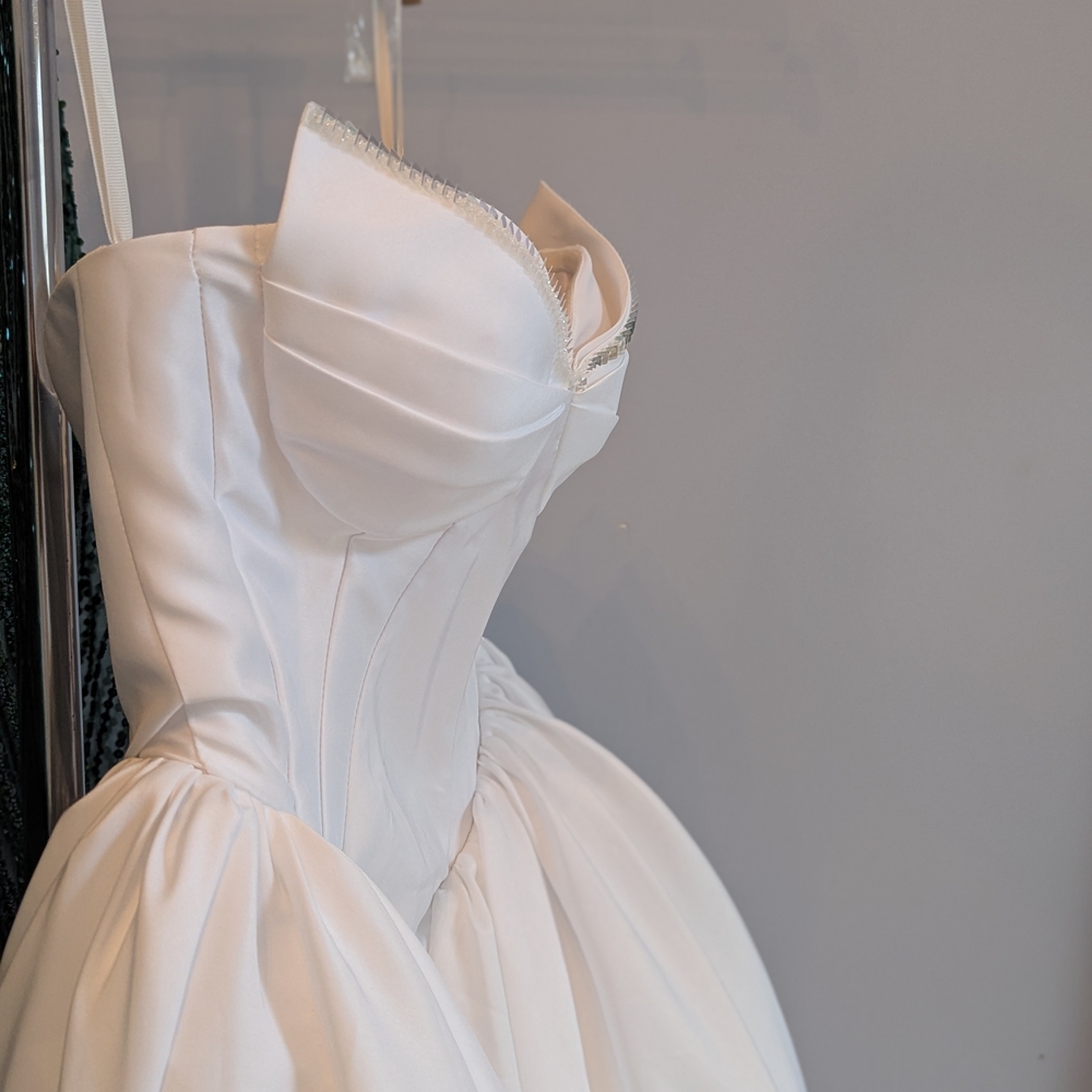 Elegant White Strapless Gown